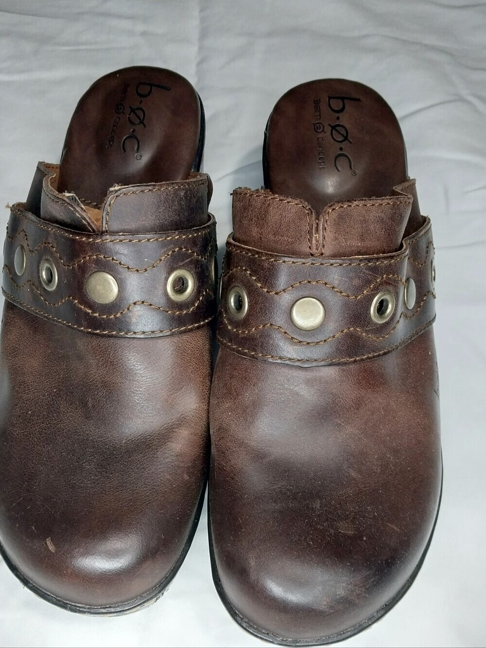 b.o.c. Brown Leather Boho Casual 90’s Y2K  Slip-On Clogs with Metal Eyelets